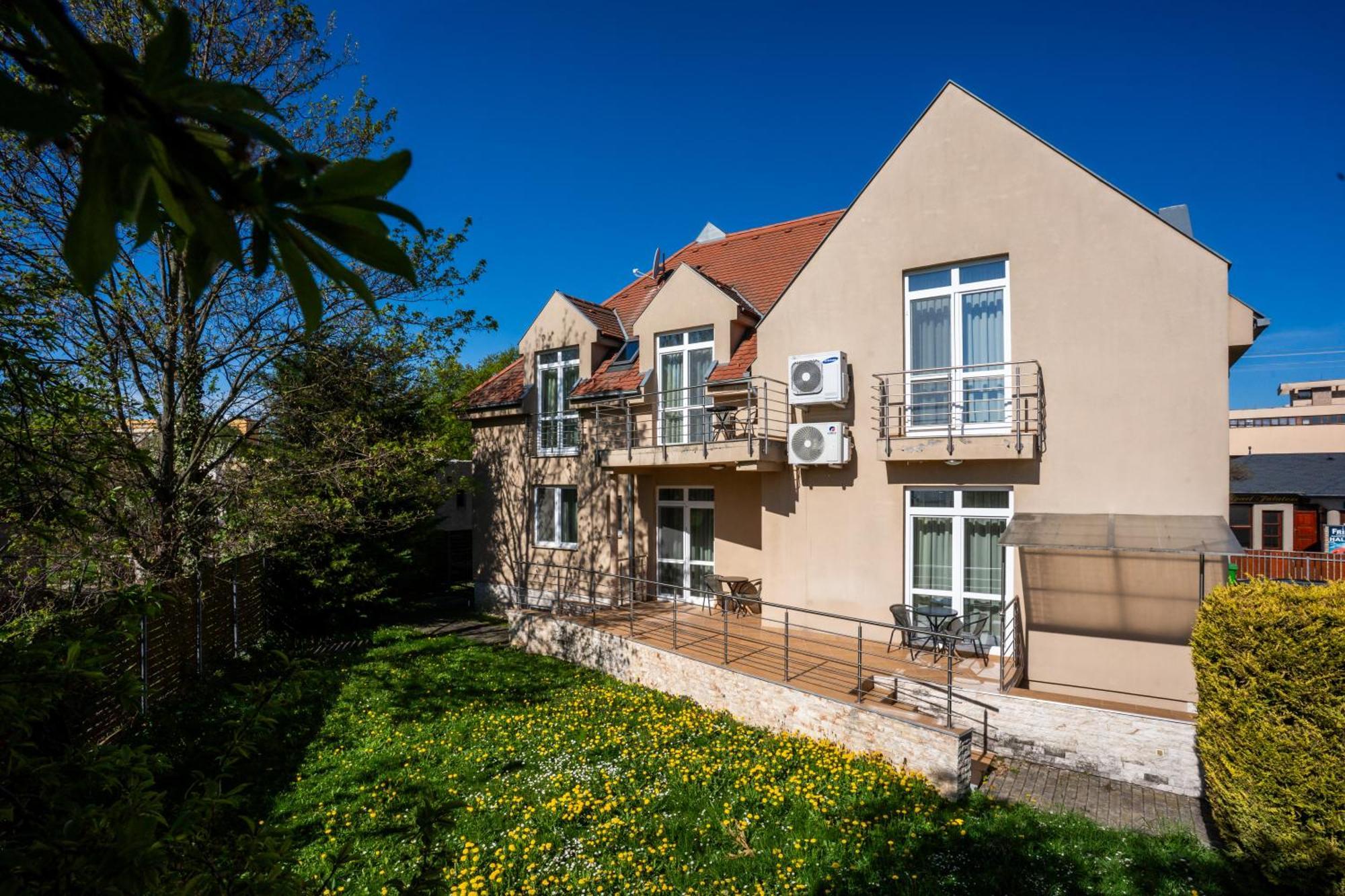 B&B Lajta Park Mosonmagyaróvár Екстериор снимка