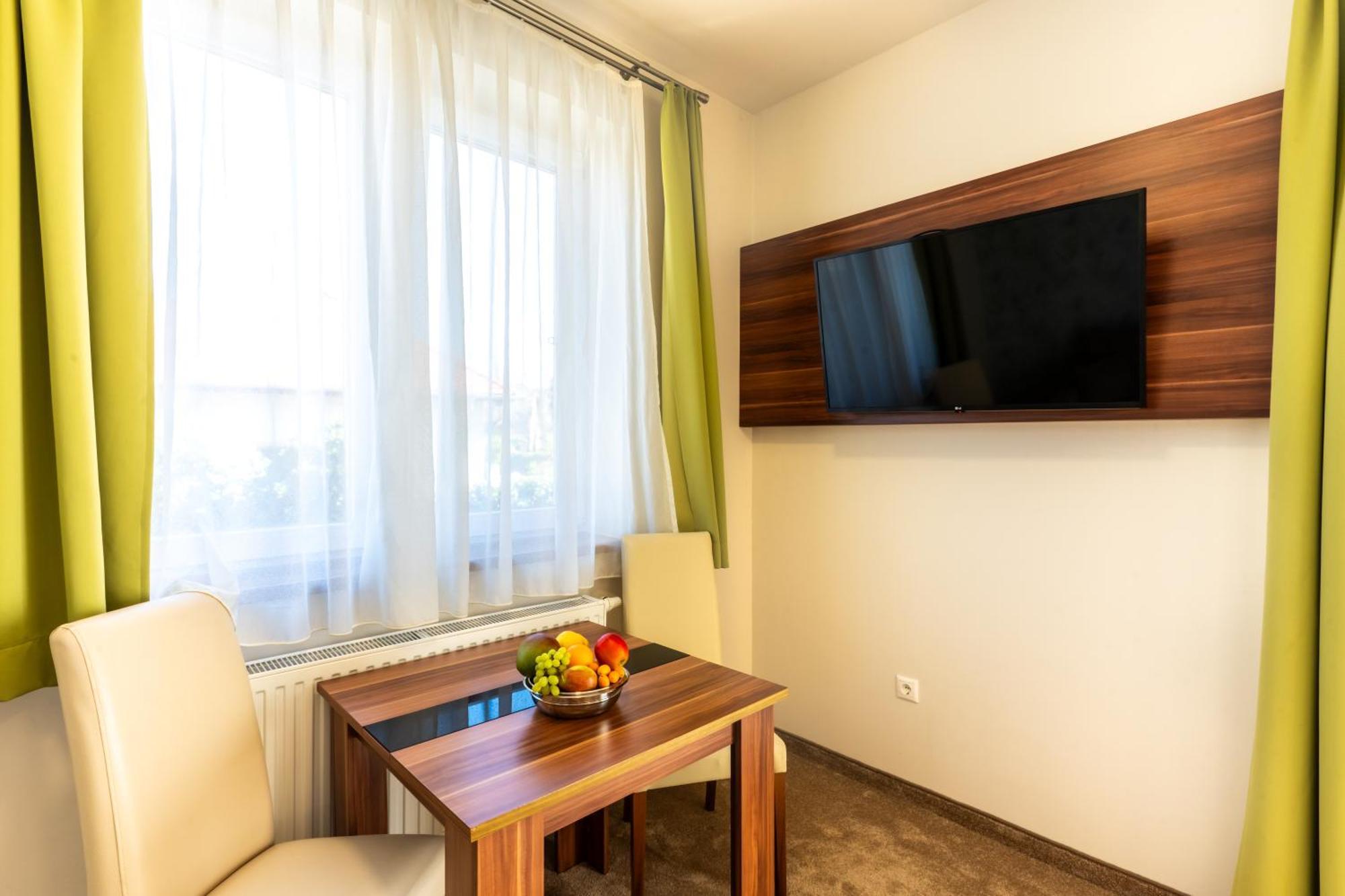 B&B Lajta Park Mosonmagyaróvár Екстериор снимка